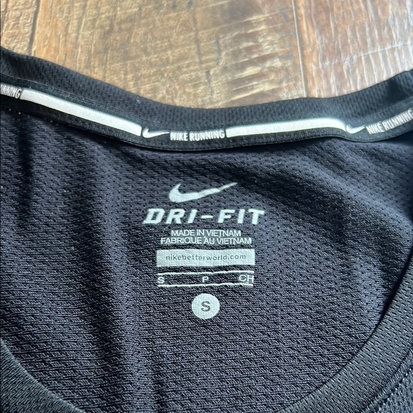 Nike Women's Black and Gray Dri-FIT Top - Picture 2 of 7